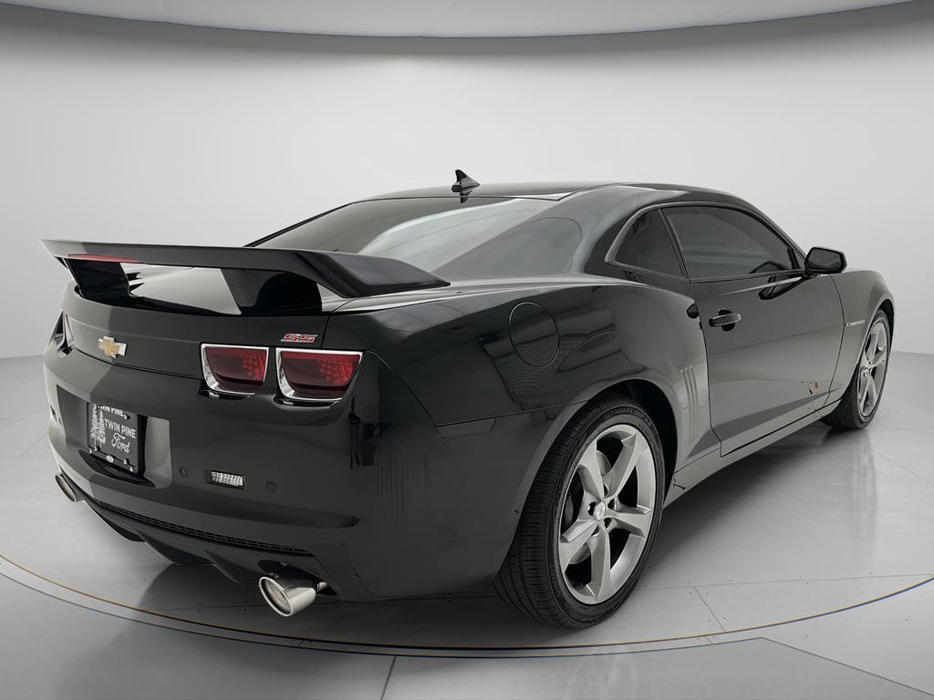 Used 2014 Chevrolet Camaro SS w/ RS Package RWD image 3
