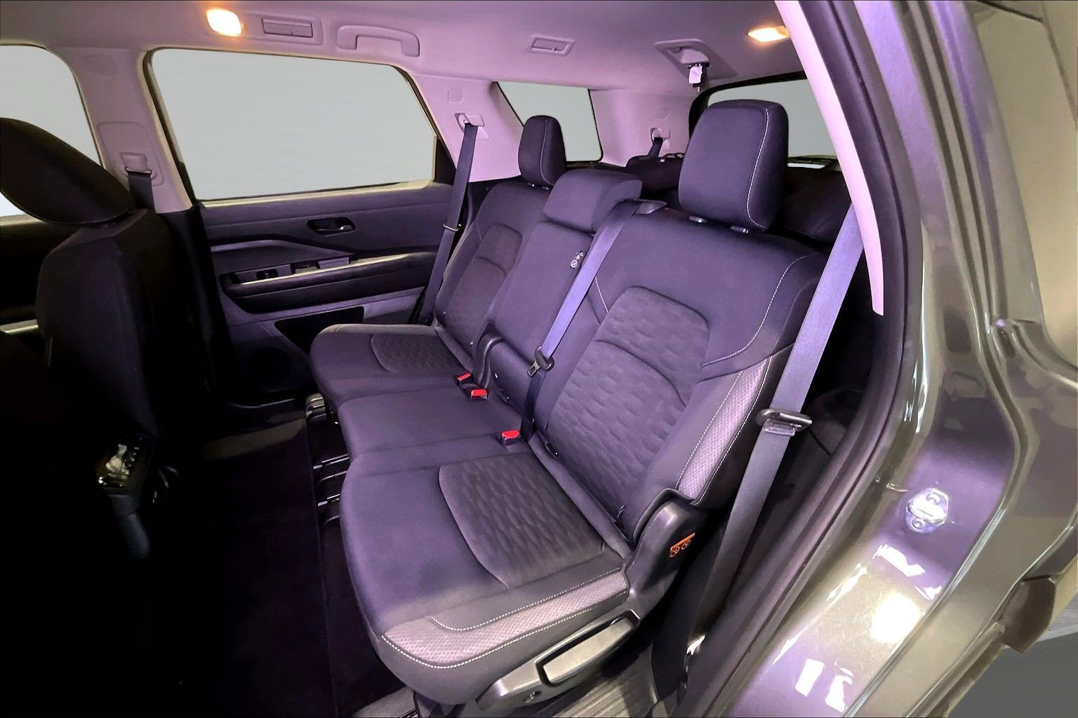 Used 2025 Nissan Pathfinder SV FWD image 22