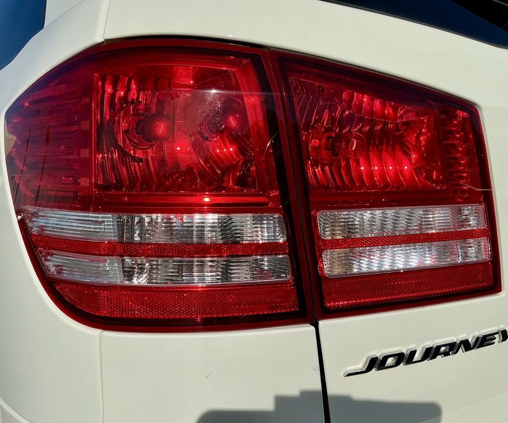 Used 2020 Dodge Journey SE image 15