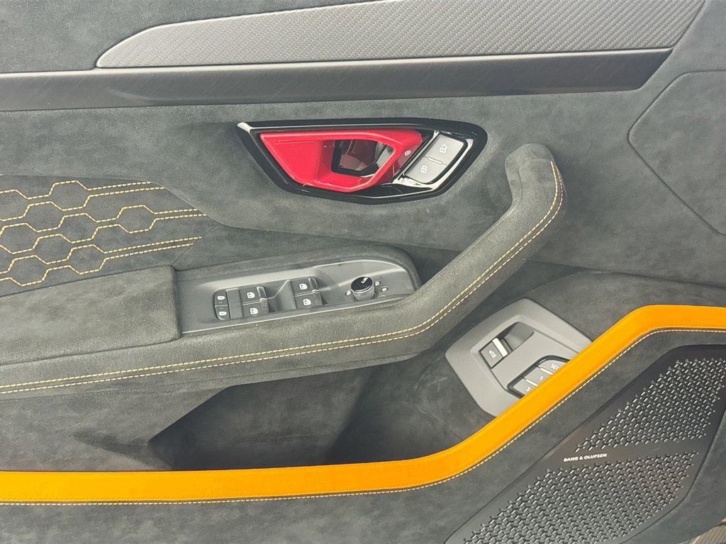 Used 2024 Lamborghini Urus Performante image 18