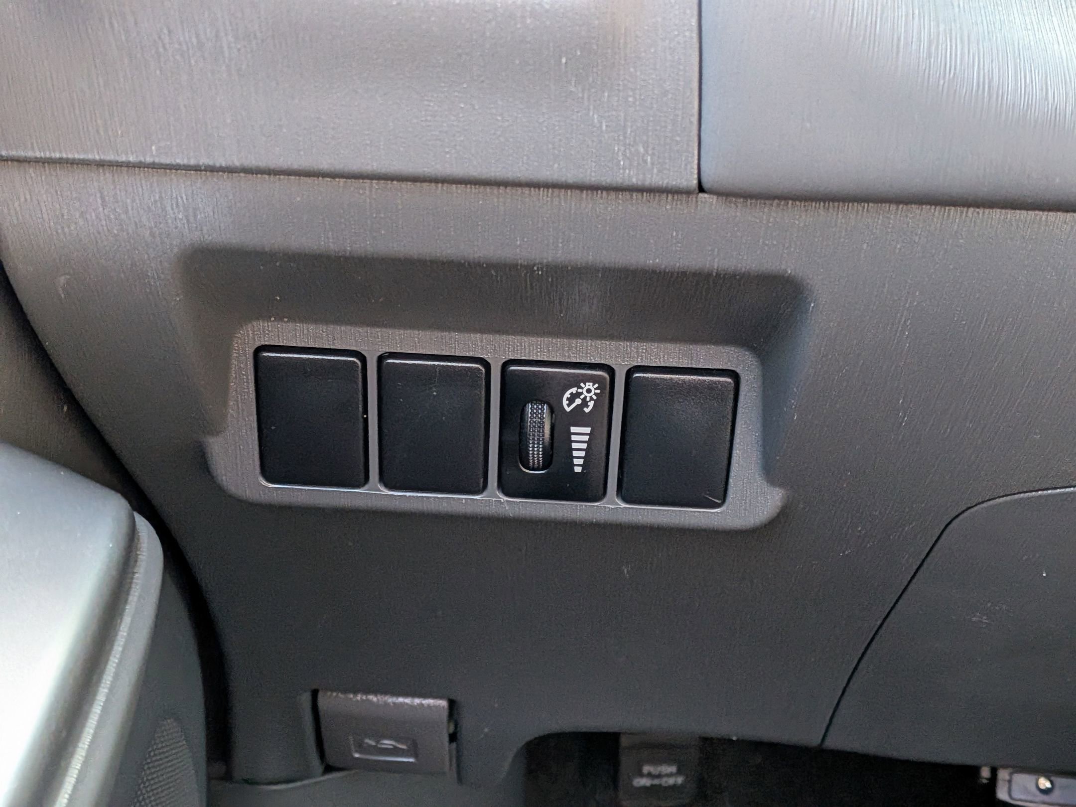 Used 2014 Toyota Prius V Three image 18