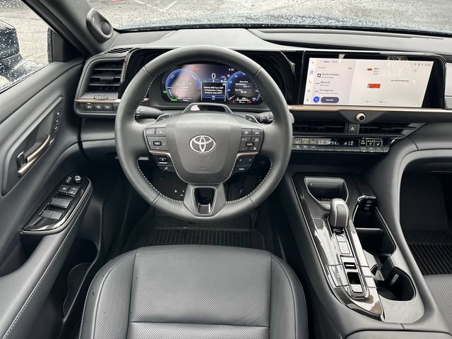 Used 2026 Toyota Crown Signia w/ Advanced Technology Package AWD/4WD image 10