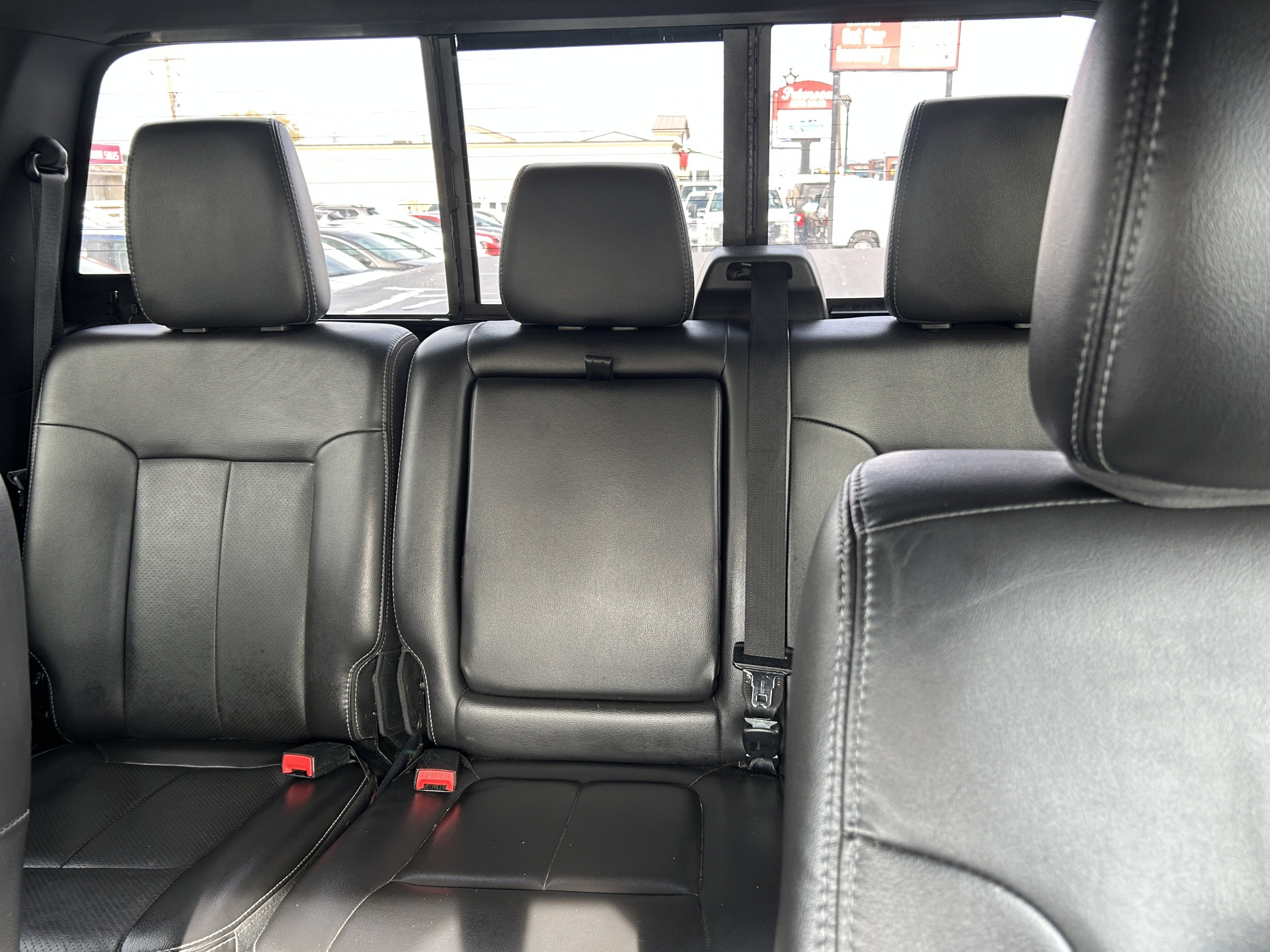 Used 2012 Ford F350 Lariat w/ Lariat Interior Pkg image 9