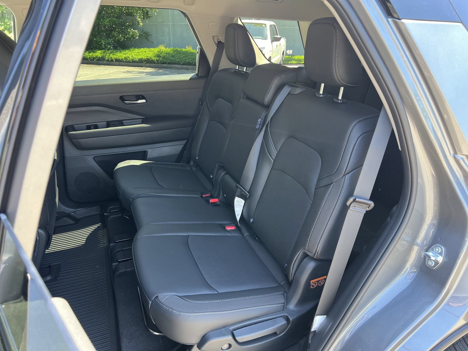 New 2026 Nissan Pathfinder SL w/ Cargo Package FWD image 15