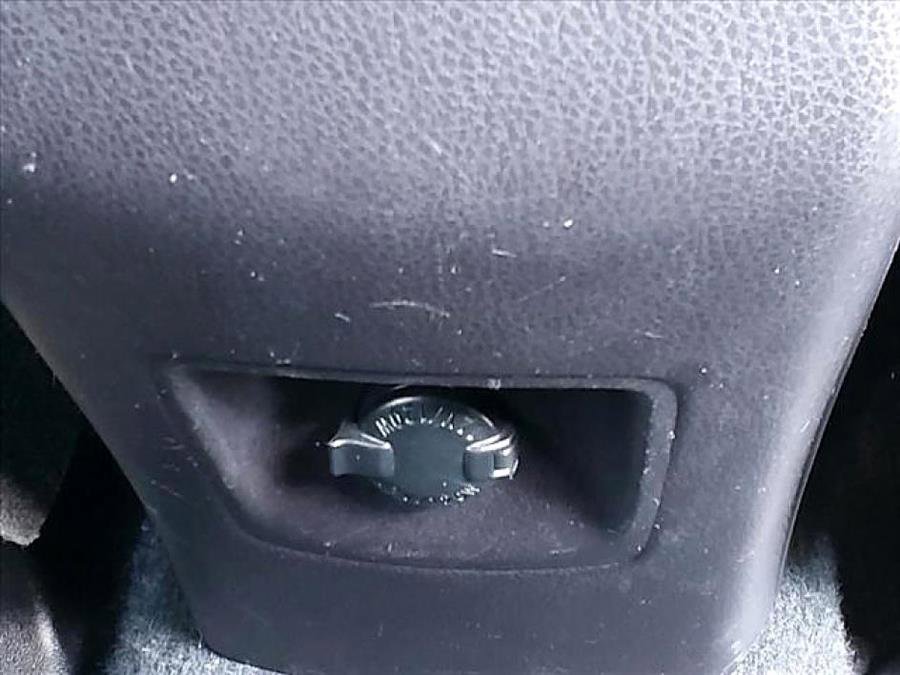 Used 2018 Toyota RAV4 XLE image 12