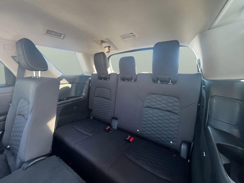 Used 2022 Nissan Pathfinder SV image 21