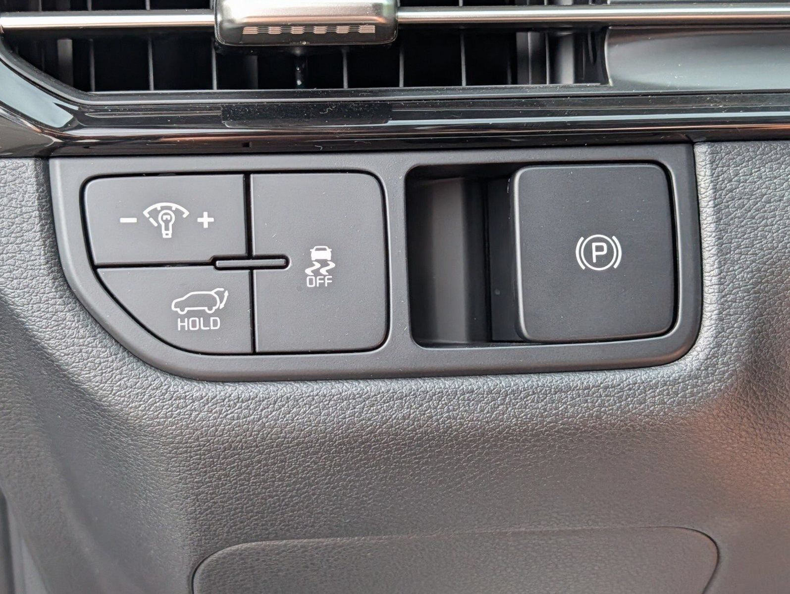 Used 2026 Kia Sportage EX FWD image 9