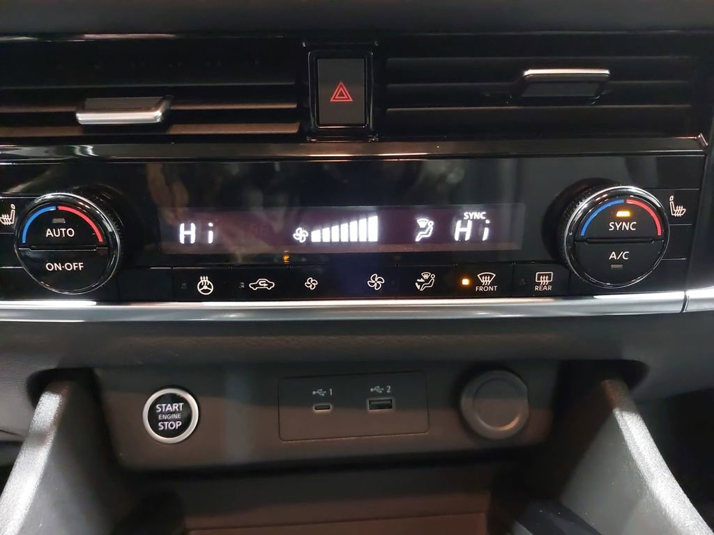 Used 2023 Nissan Rogue SV w/ SV Premium Package image 21