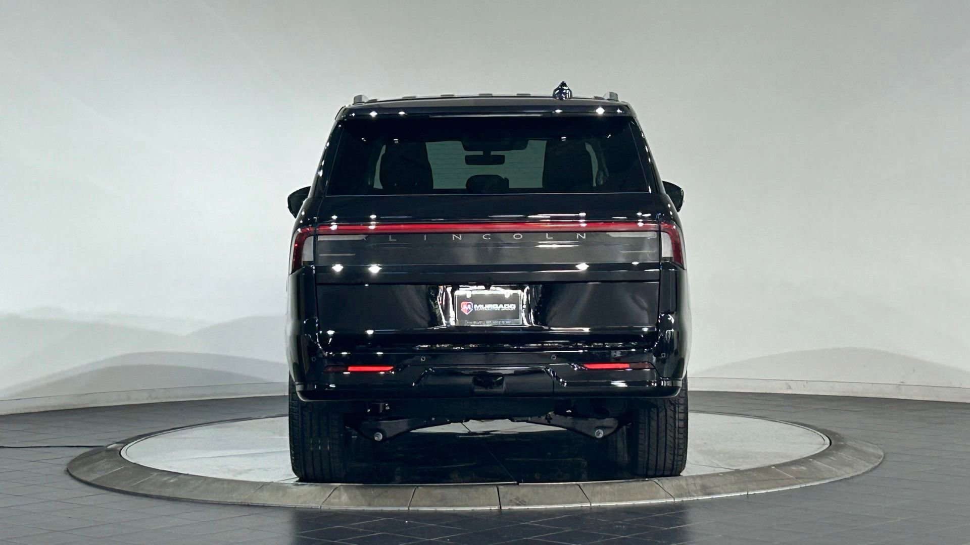 New 2026 Lincoln Navigator Premiere AWD/4WD image 8