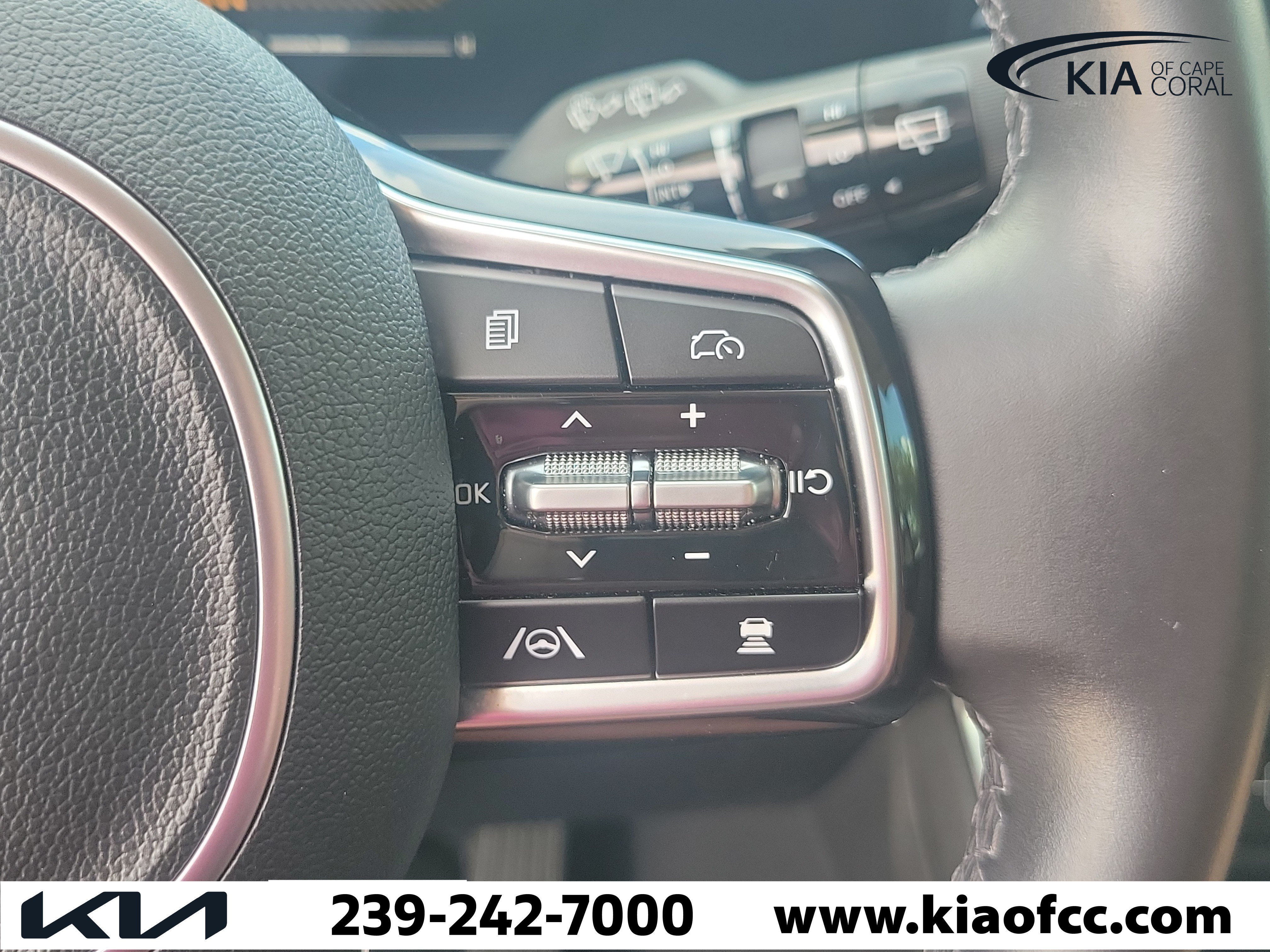 Certified 2025 Kia Carnival EX FWD image 27