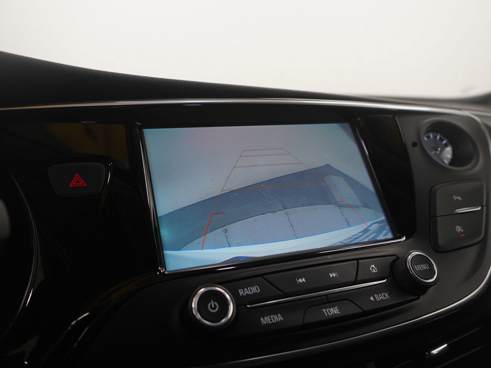 Used 2019 Buick Envision Essence image 29