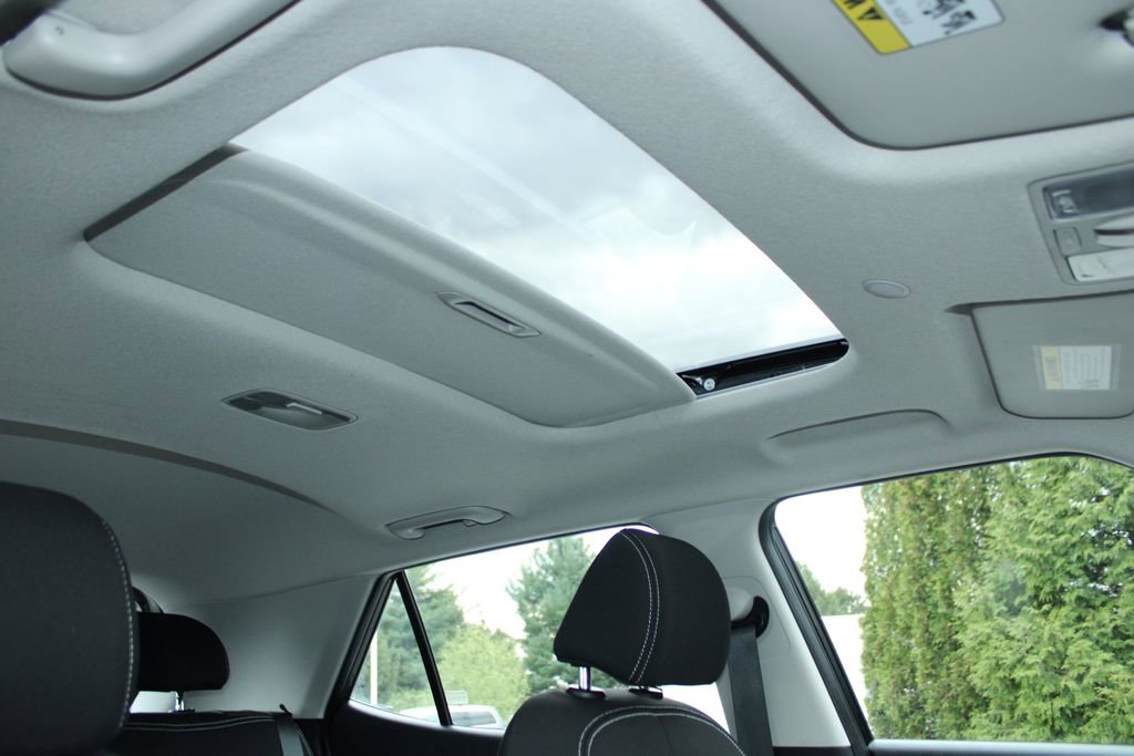 Used 2023 Hyundai Venue SEL image 11