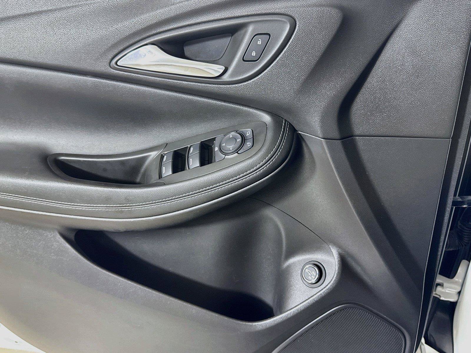 Used 2023 Buick Encore GX Select w/ Sport Touring Package FWD image 16