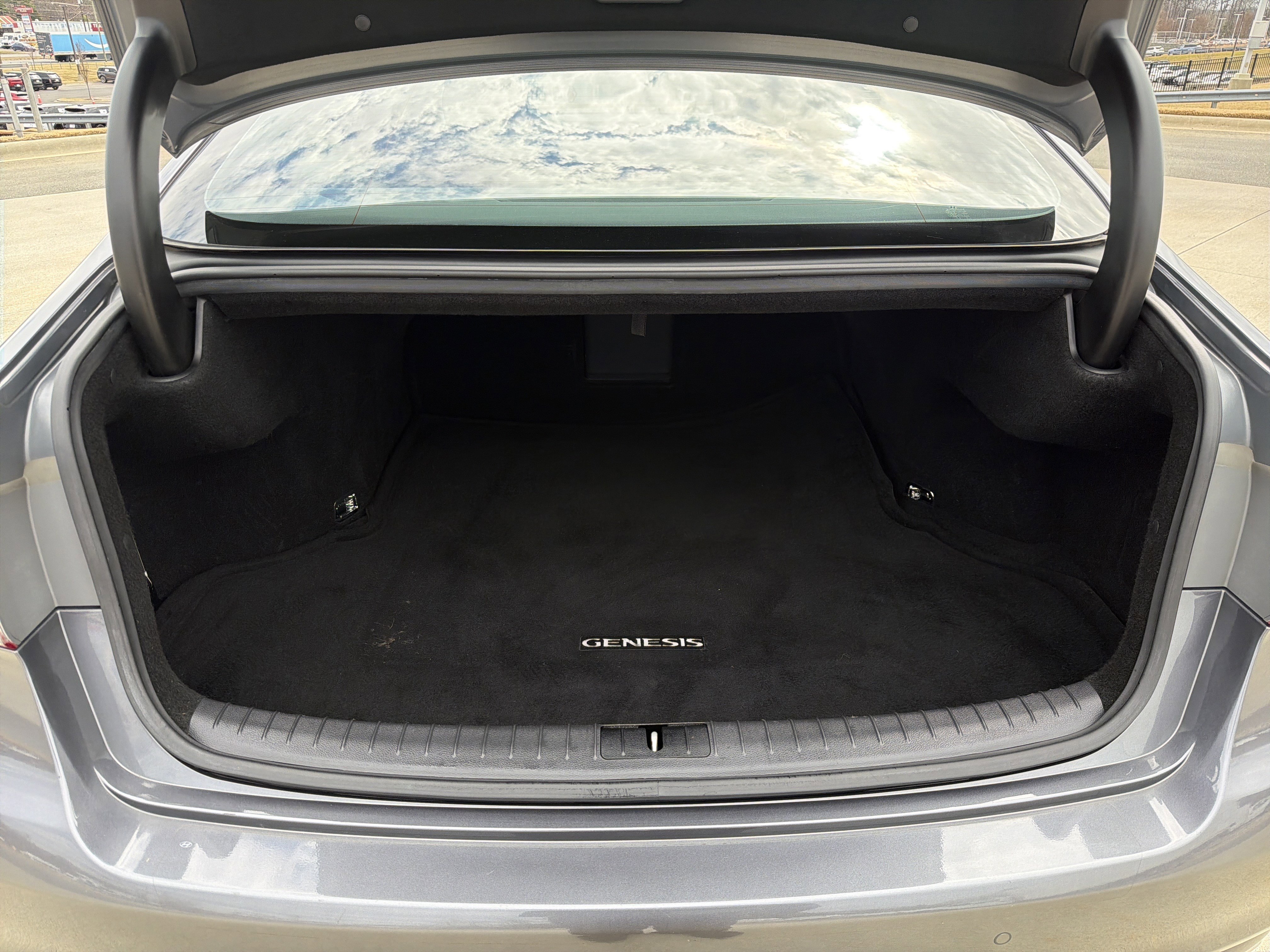 Used 2015 Hyundai Genesis 3.8 w/ Option Group 04 image 32