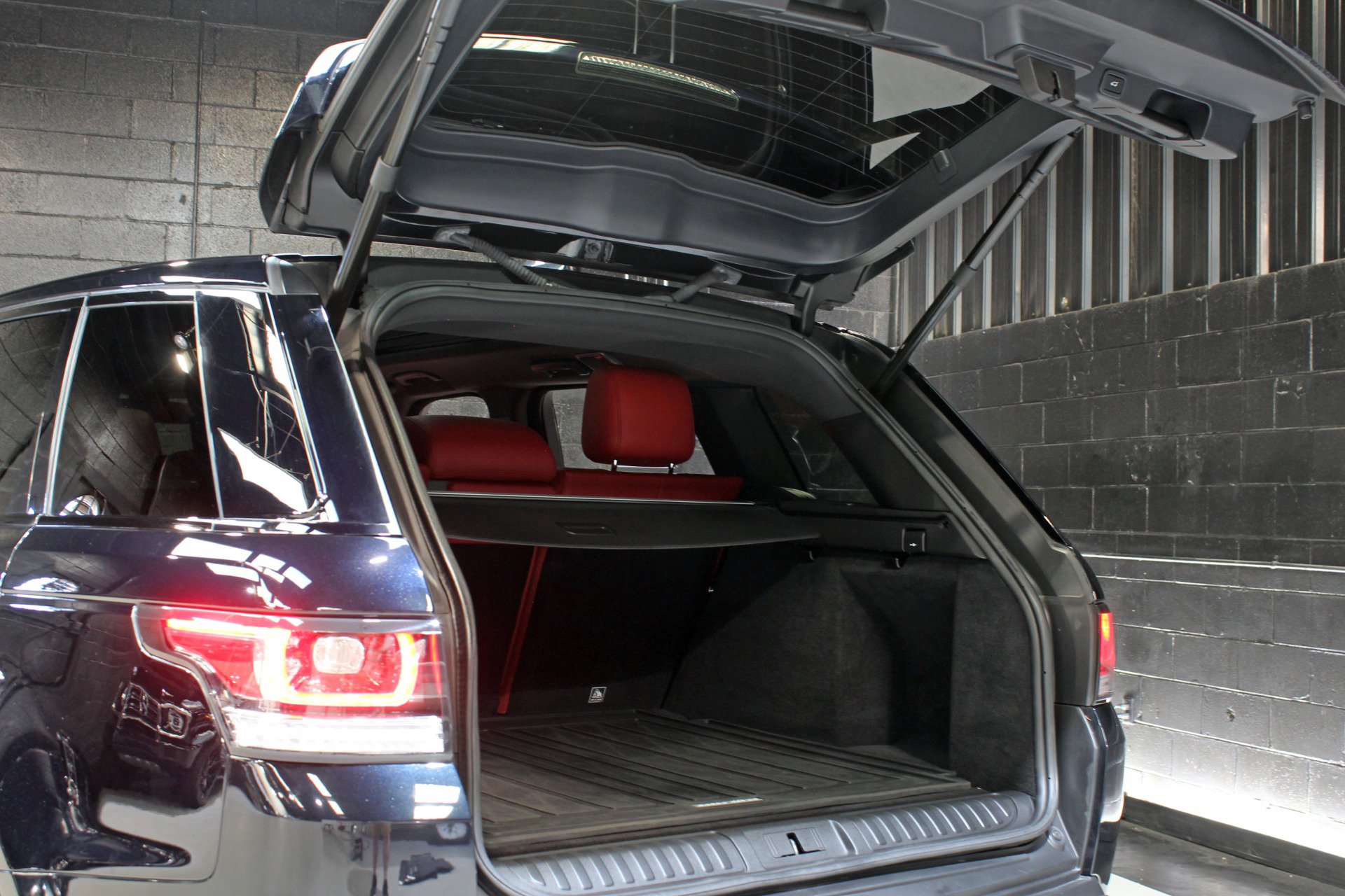 Used 2017 Land Rover Range Rover Sport Autobiography image 69