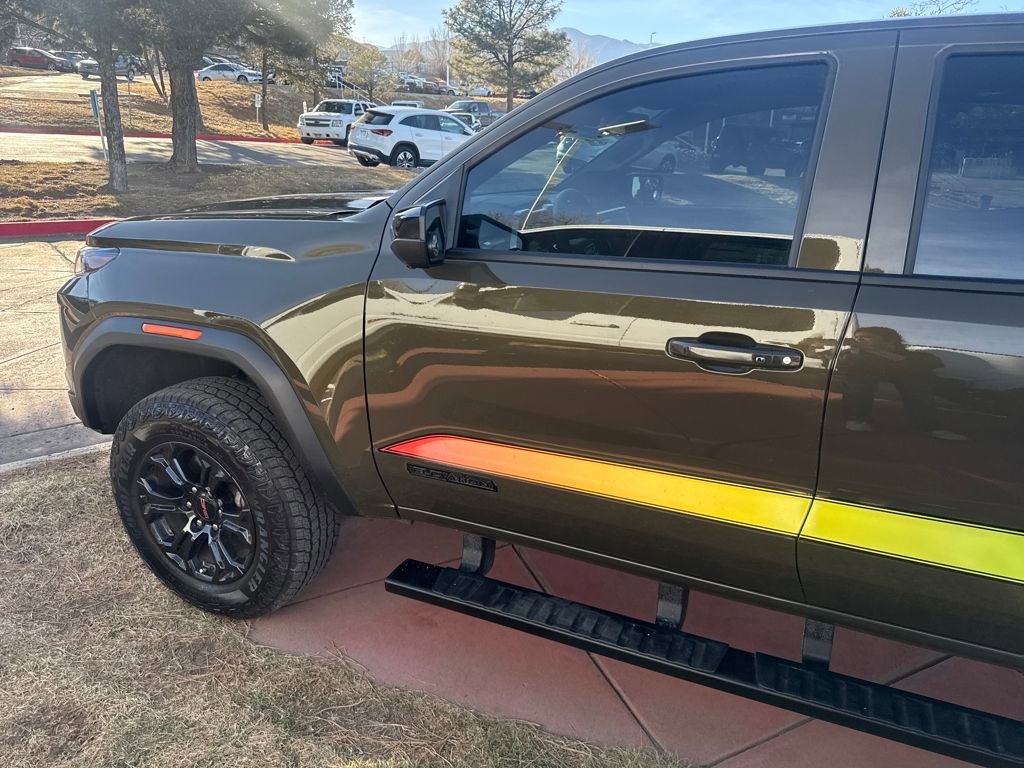 Used 2025 GMC Canyon Elevation w/ Convenience Package image 4