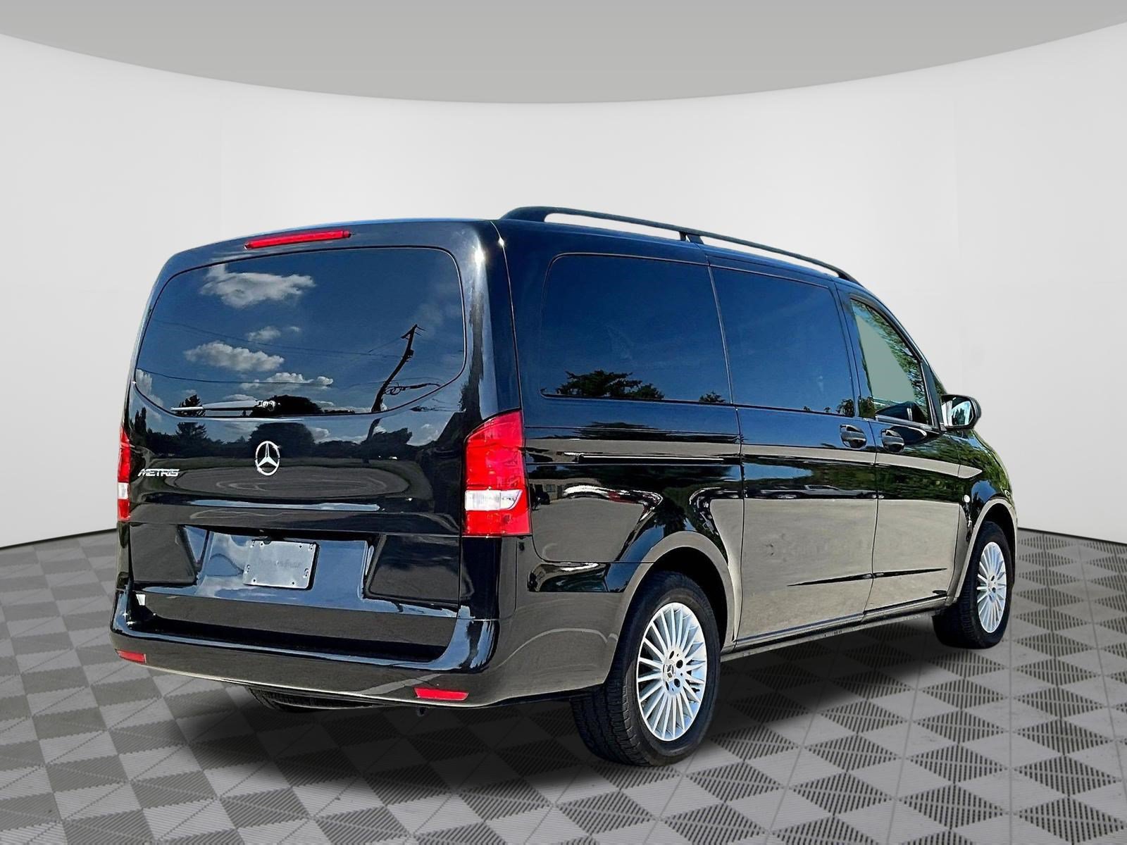 Used 2023 Mercedes-Benz Metris Passenger image 6