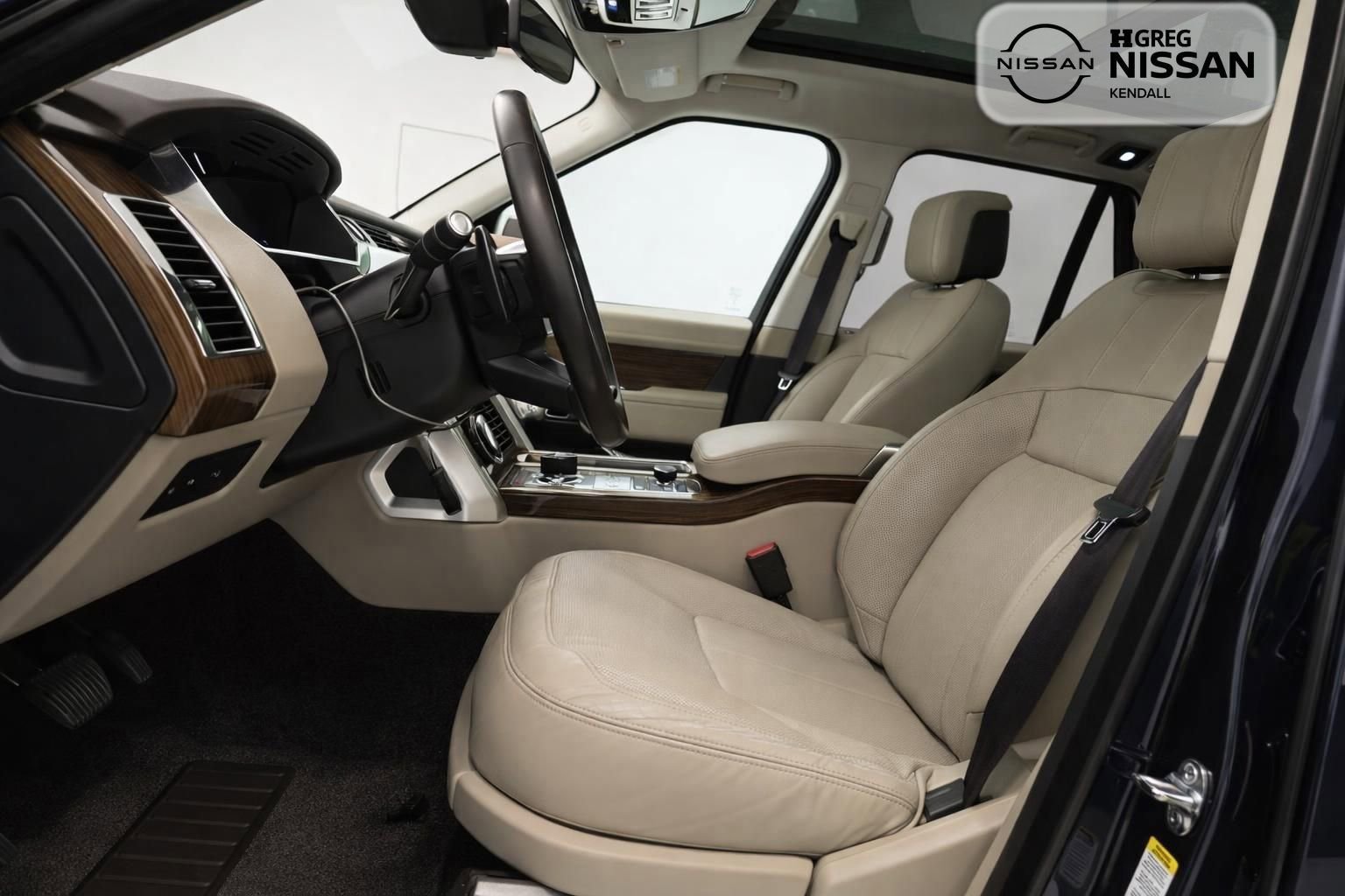 Used 2019 Land Rover Range Rover HSE image 14