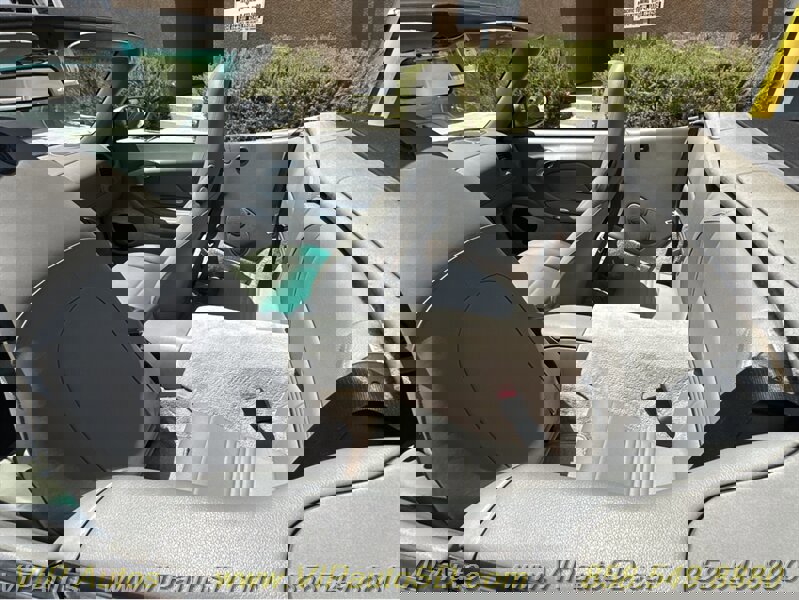 Used 2001 Porsche 911 Carrera 4 image 11