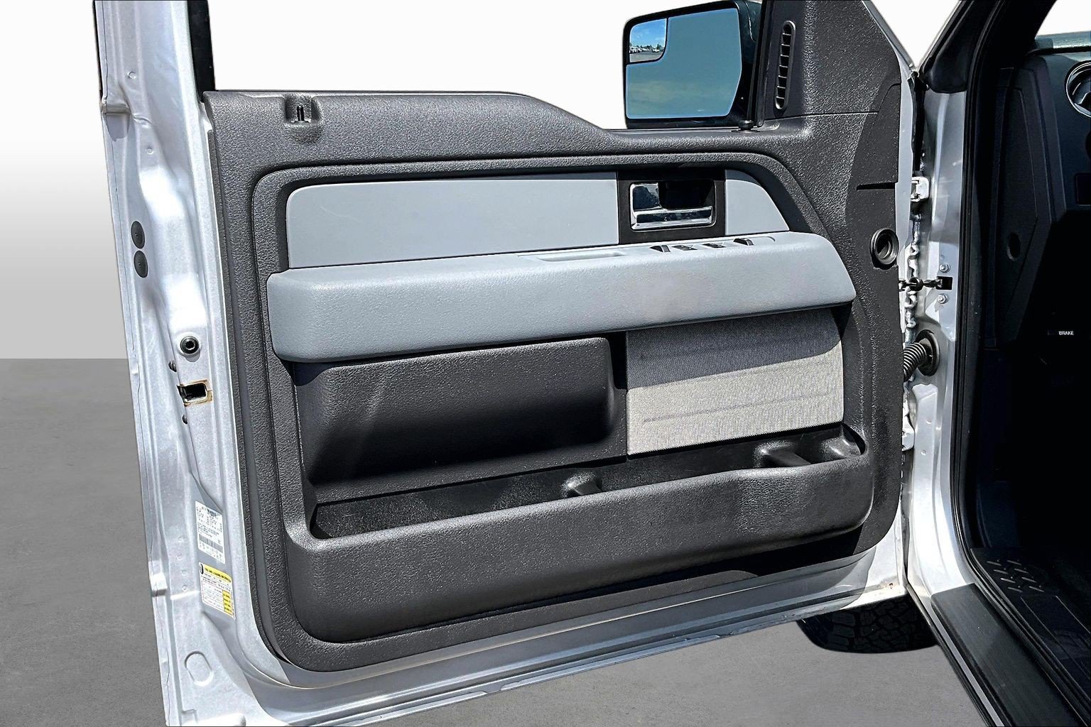 Used 2013 Ford F150 XLT w/ Mid Equipment Group RWD image 17