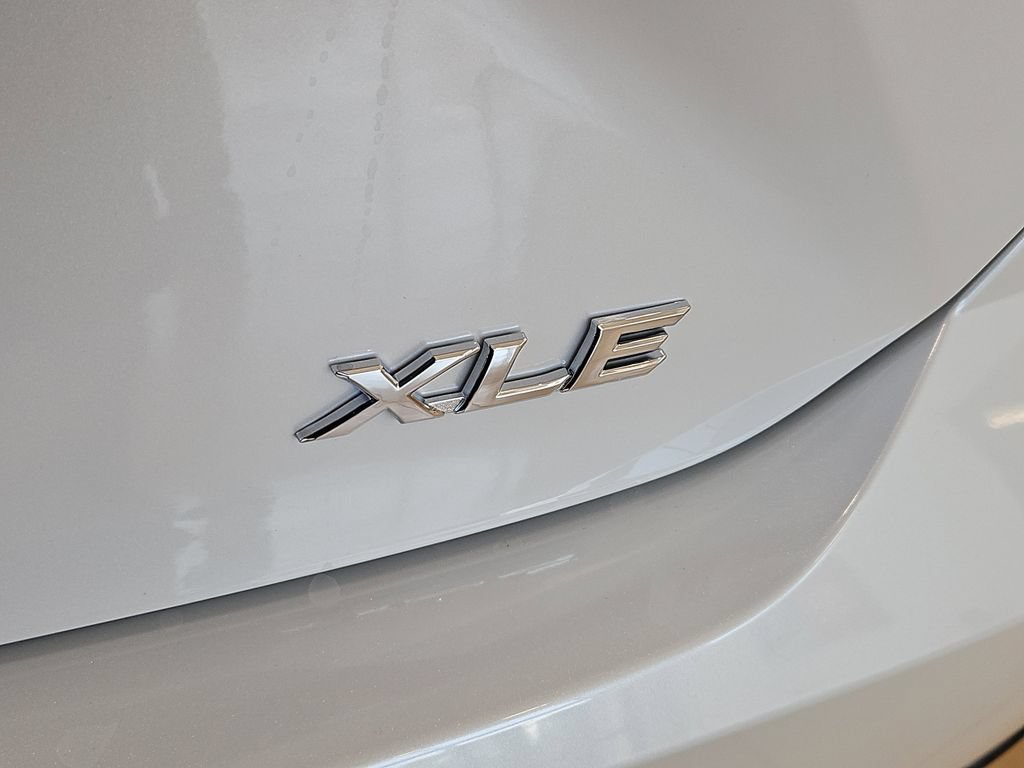 New 2026 Toyota Camry Hybrid AWD/4WD image 5