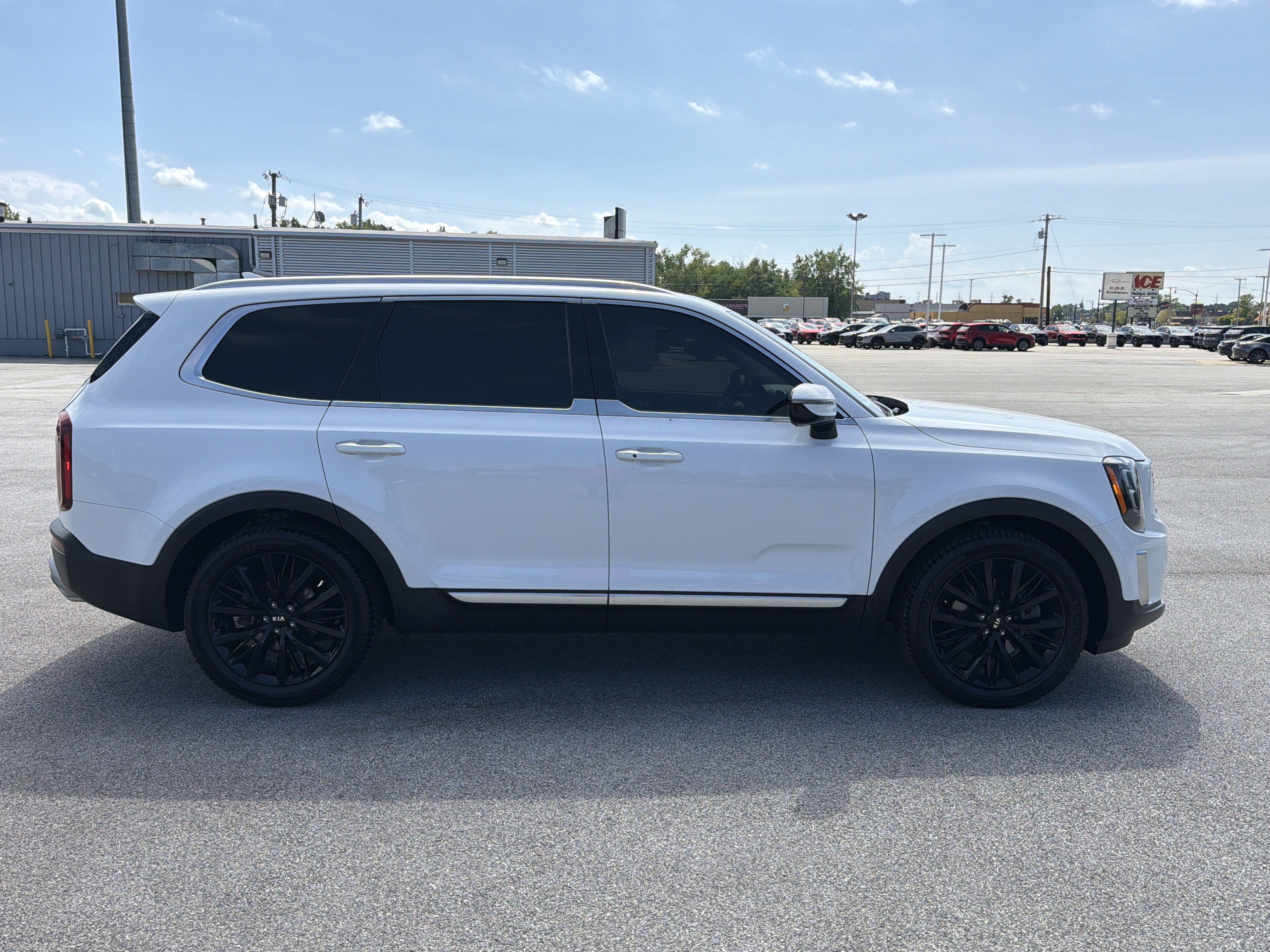 Used 2020 Kia Telluride SX w/ SX Prestige Package AWD/4WD image 2