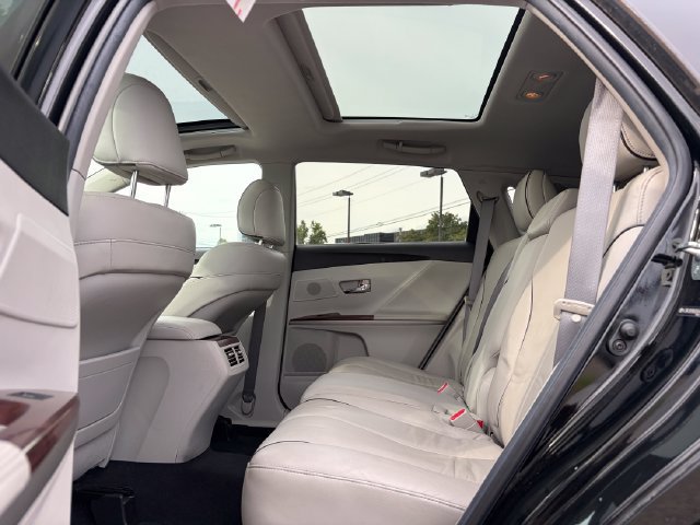 Used 2011 Toyota Venza AWD w/ Comfort Pkg image 10