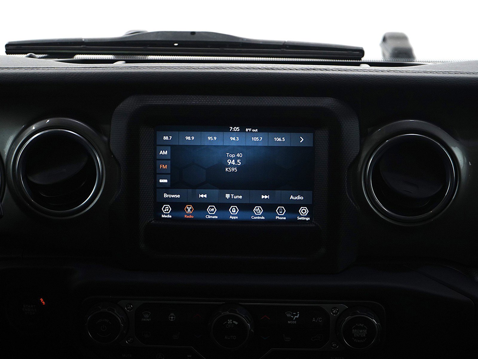 Used 2018 Jeep Wrangler Unlimited Sahara w/ Cold Weather Group image 14