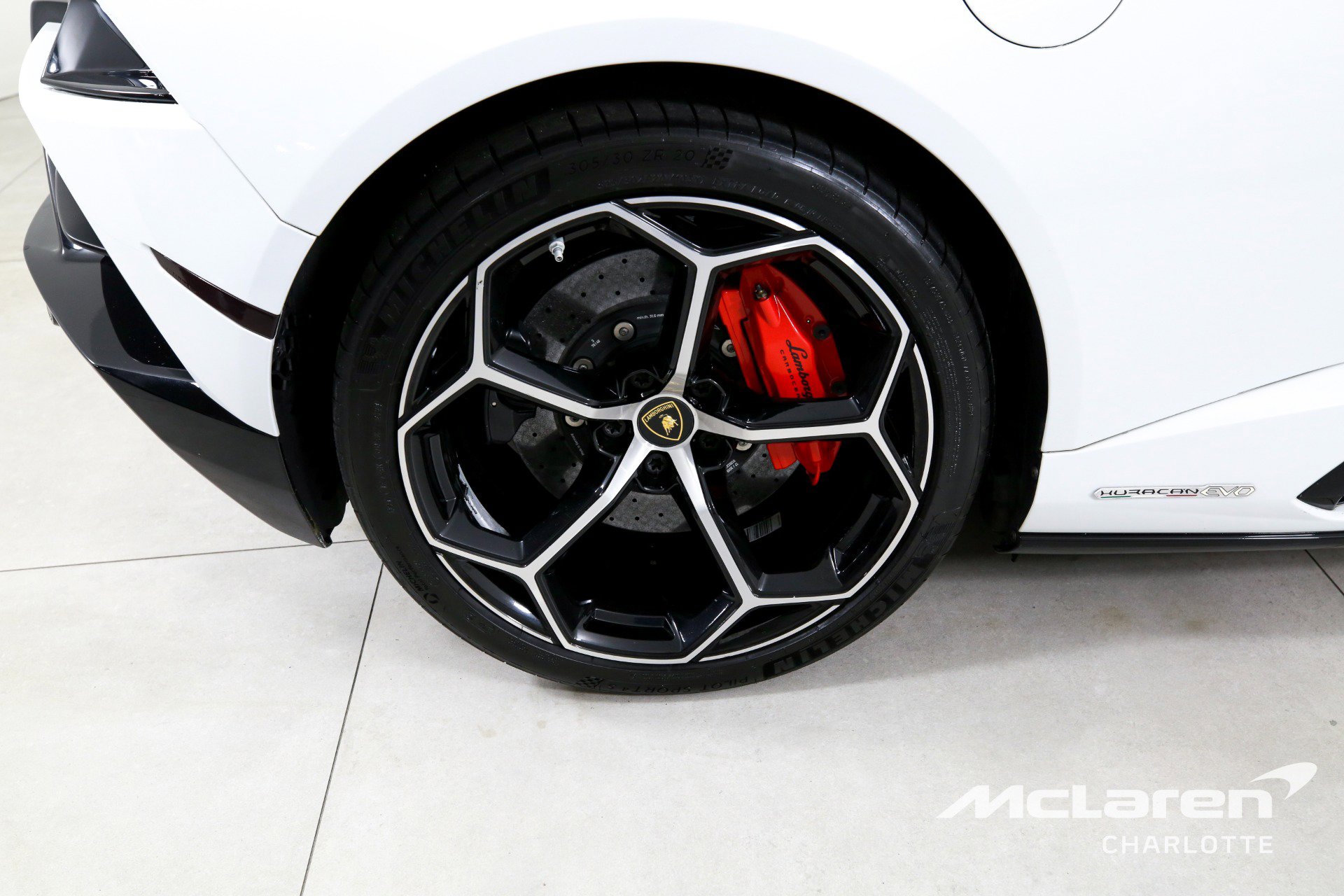 Used 2020 Lamborghini Huracan EVO image 27