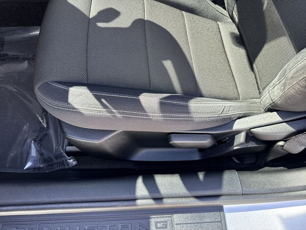 Used 2016 Ford Mustang Coupe RWD image 39