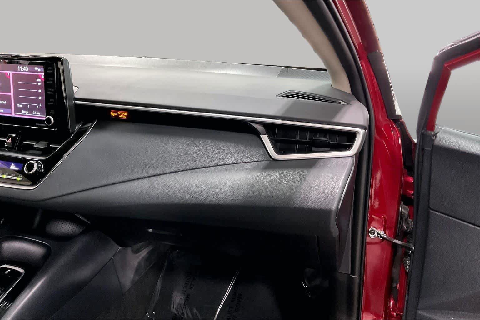 Used 2022 Toyota Corolla LE FWD image 18