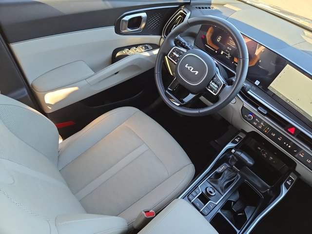Used 2025 Kia Sorento EX w/ Panoramic Sunroof Package FWD image 17