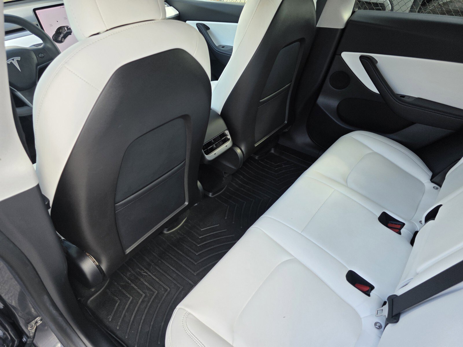 Used 2020 Tesla Model Y Performance image 15