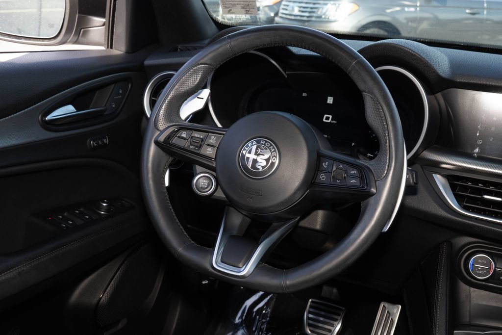 Used 2024 Alfa Romeo Stelvio Veloce AWD/4WD image 21