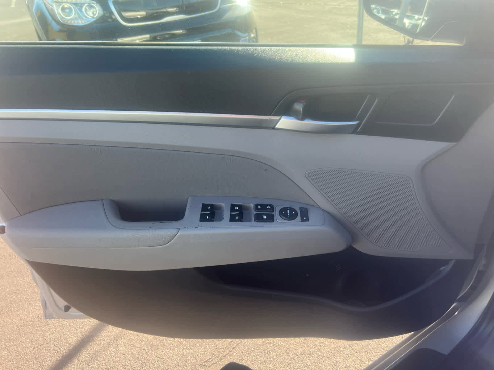 Used 2020 Hyundai Elantra SEL image 11