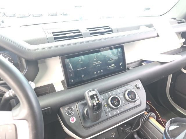 Used 2020 Land Rover Defender 110 HSE AWD/4WD image 9