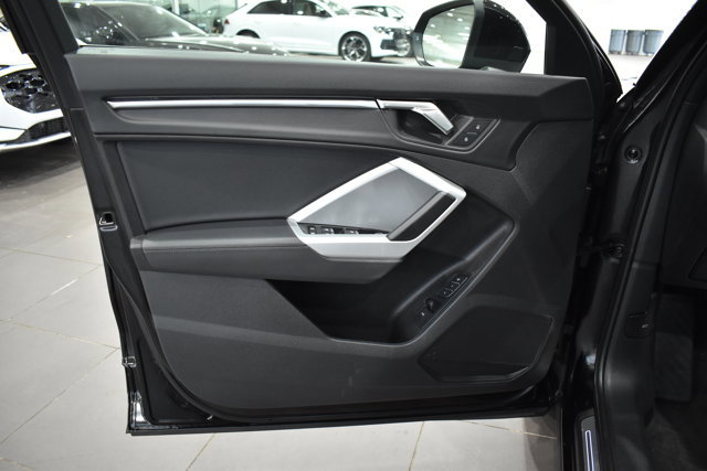 Used 2022 Audi Q3 2.0T Premium Plus w/ Premium Plus Package image 30