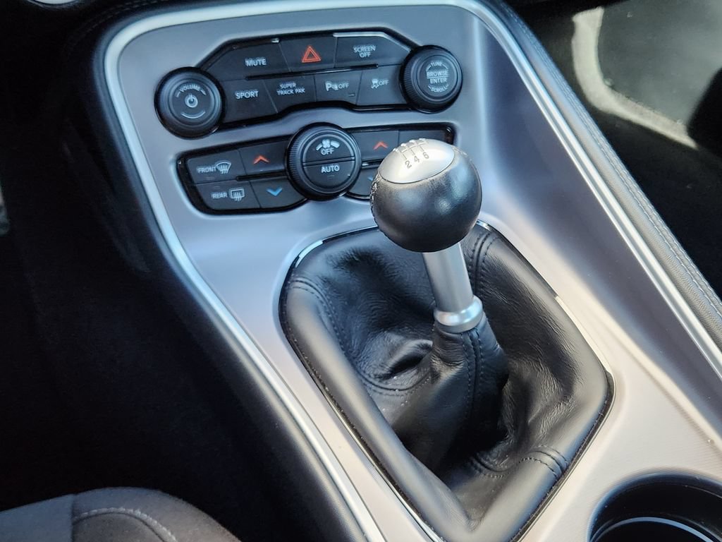 Used 2021 Dodge Challenger R/T w/ Performance Handling Group RWD image 20