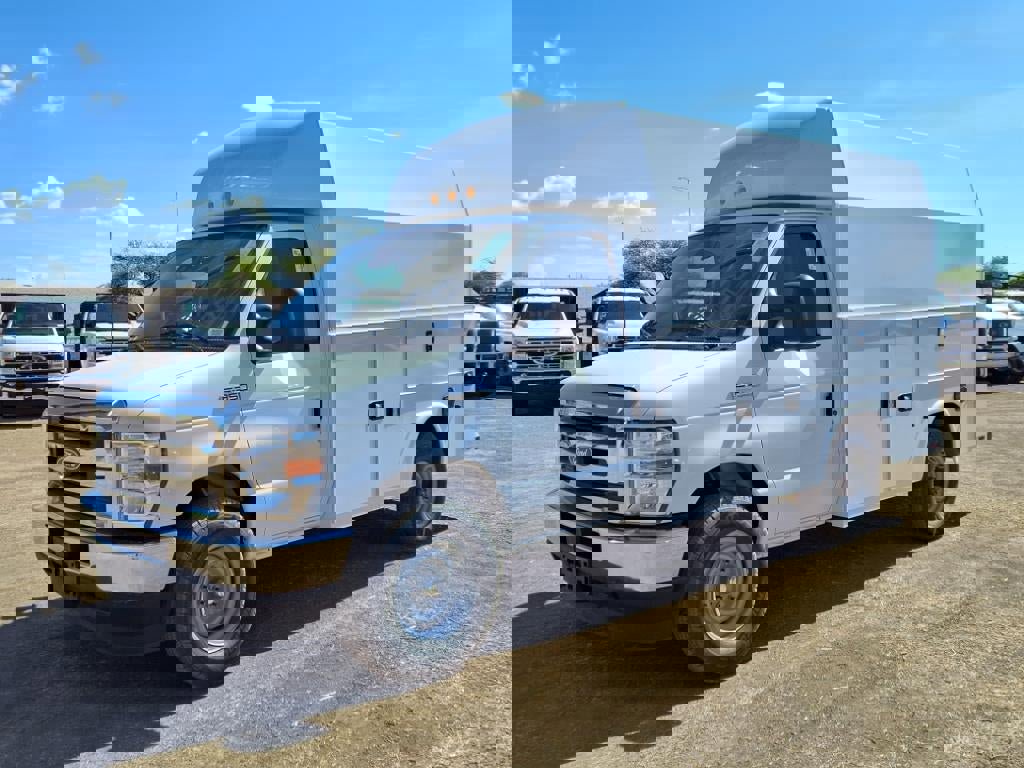 New 2026 Ford E-350 and Econoline 350 Super Duty w/ Power Equipment Group image 9
