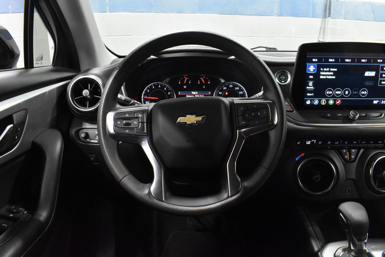 Used 2025 Chevrolet Blazer LT FWD image 6