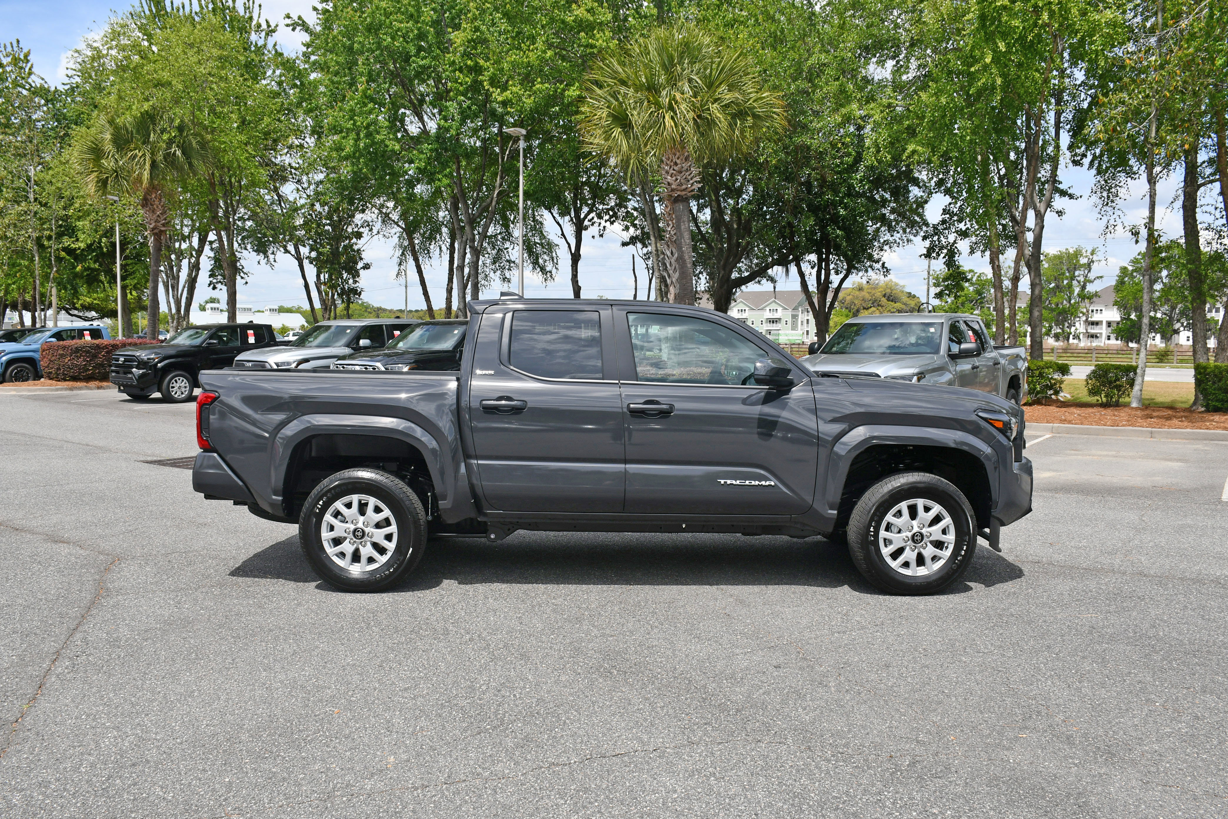 Certified 2026 Toyota Tacoma SR5 AWD/4WD image 5