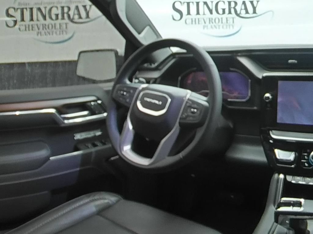 Used 2025 GMC Sierra 1500 Denali w/ Denali Reserve Package AWD/4WD image 16