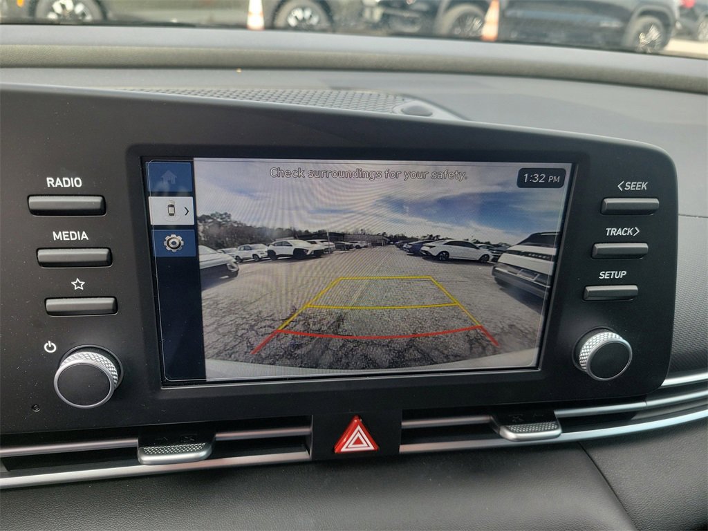 Certified 2025 Hyundai Elantra SE image 27