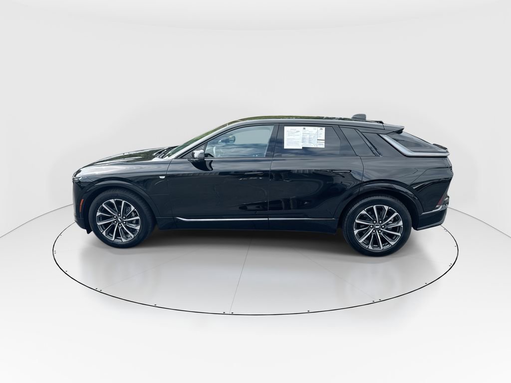 Used 2025 Cadillac Lyriq Sport AWD/4WD image 5