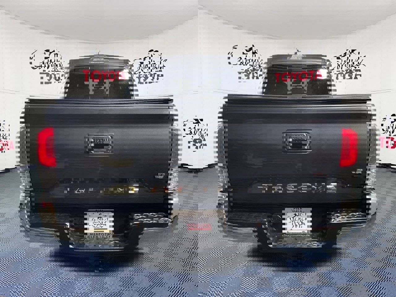 Used 2023 Toyota Tacoma TRD Off-Road image 7