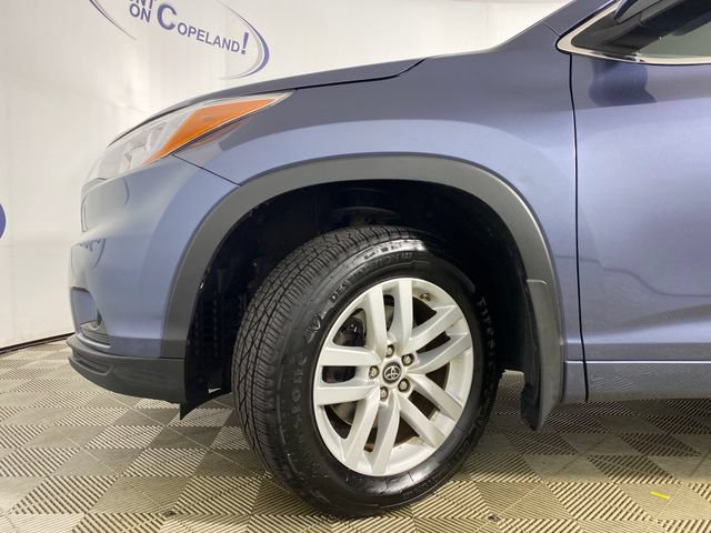 Used 2016 Toyota Highlander LE AWD/4WD image 29