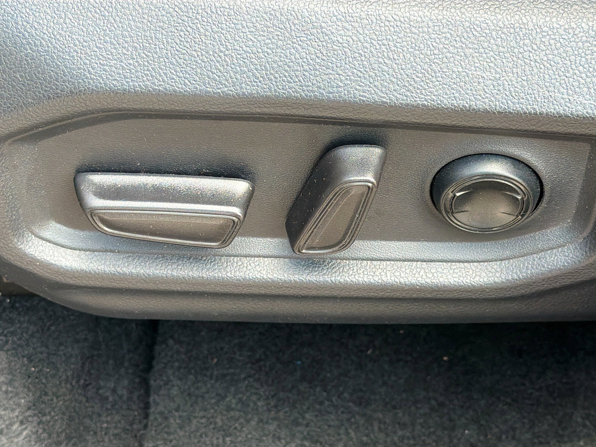 Used 2024 Toyota Tundra Limited w/ Power Package RWD image 23