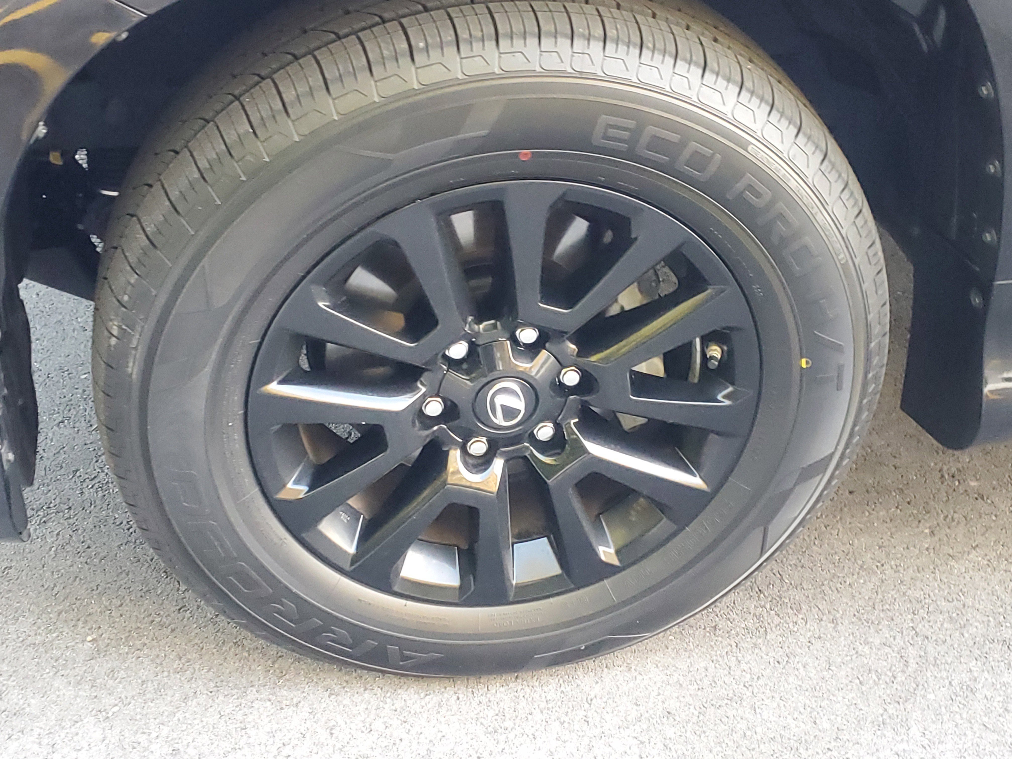 Certified 2022 Lexus GX 460 w/ Black Line Special Edition image 4