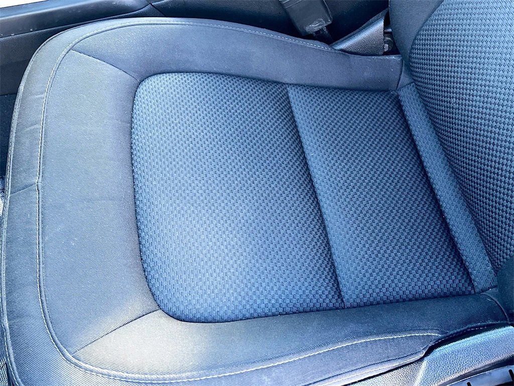 Used 2022 Chevrolet Colorado LT w/ Safety Package image 18