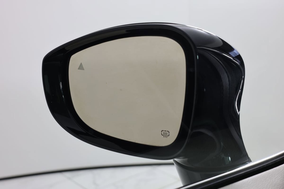 Used 2024 Chrysler Pacifica Touring-L image 16